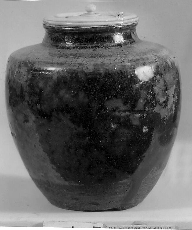 Tea jar, Clay; ochre underglaze and mottled brown overglaze (Seto ware), Japan 