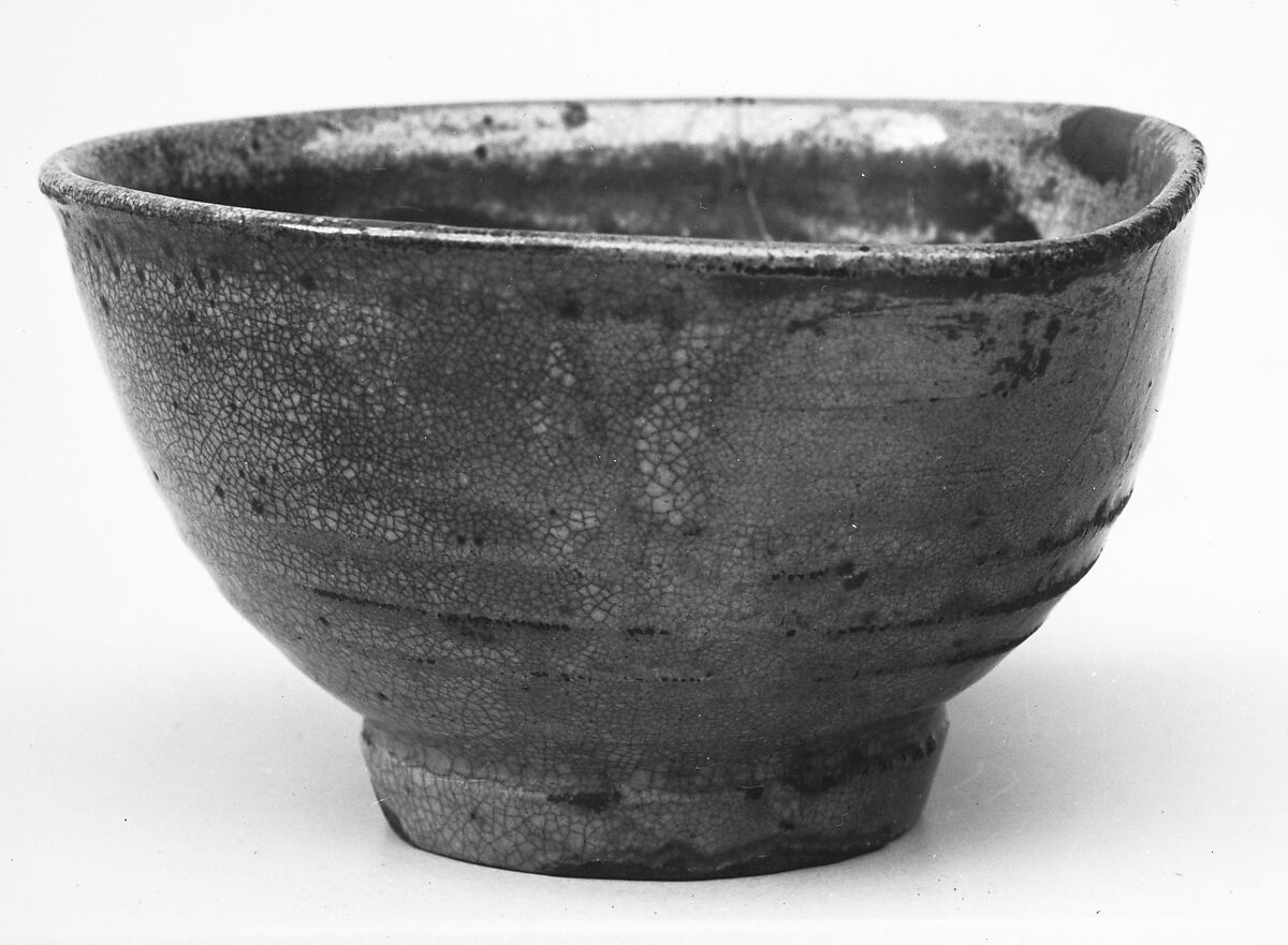 Teabowl, Dark brown clay (Karatsu ware), Japan 