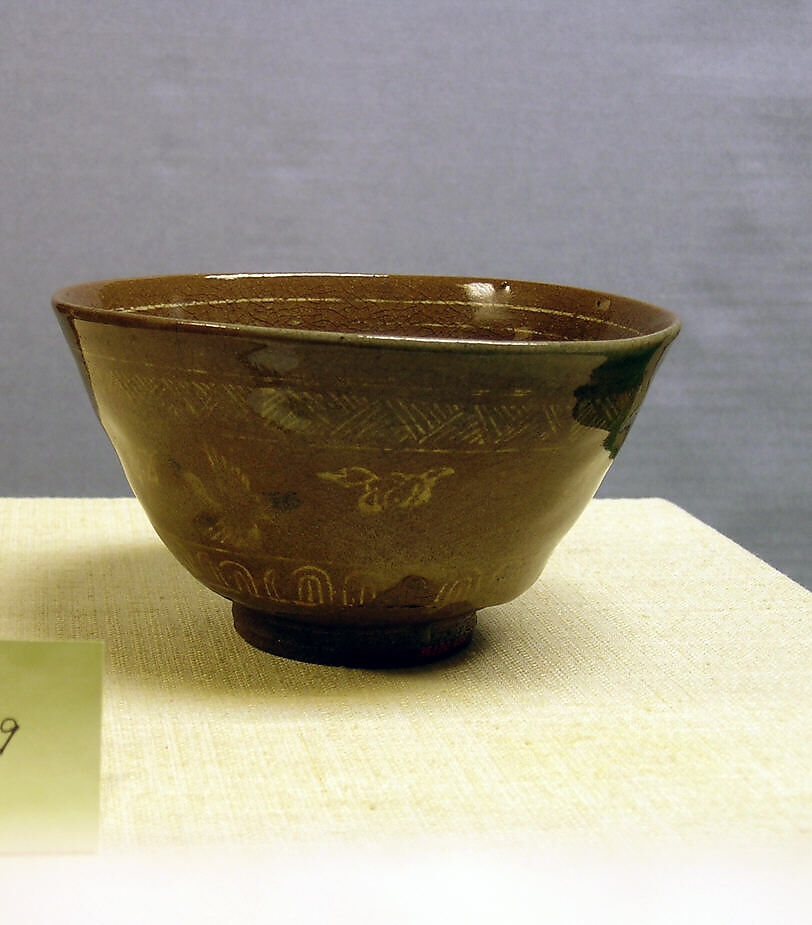 Teabowl, Clay, thick glaze with whitish underglaze; design inlaid with white slip (Karatsu ware), Japan 