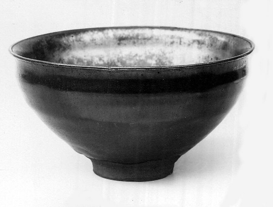 Teabowl, Clay with thick glaze; inside originally gilded; foot unglazed; silver rim (Banko pottery), Japan 
