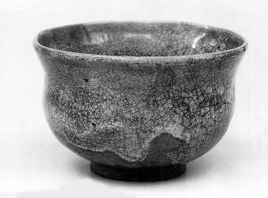Teabowl, Clay; thin glaze, largely covered with a crackled overglaze (Hagi ware), Japan 