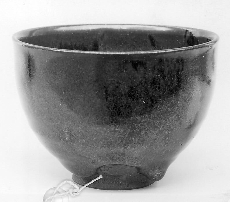 Teabowl, Eiraku Wazen (Japanese, 1823–1896), Clay; thick glaze, sufflé with touches of black inside and out (Eiraku ware), Japan 