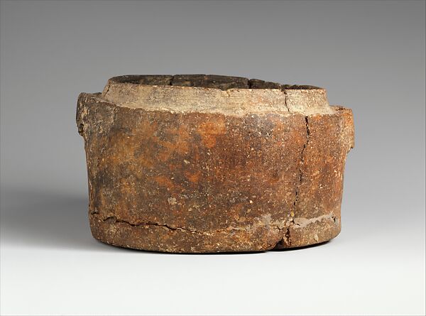 Terracotta box of a pyxis (small box)