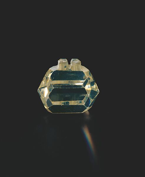 Diamond Pendant of Amulet Case (Ta'widh) Form, Facet-cut diamond (material of yellowish tint), drilled 