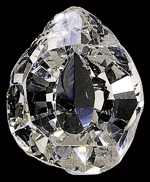 Diamond Pendeloque, Facet-cut from diamond (material described as fancy light orange-pink)