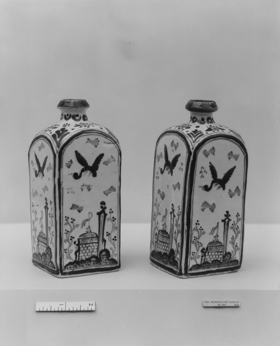 Bottle, Tin-glazed earthenware, Mexican