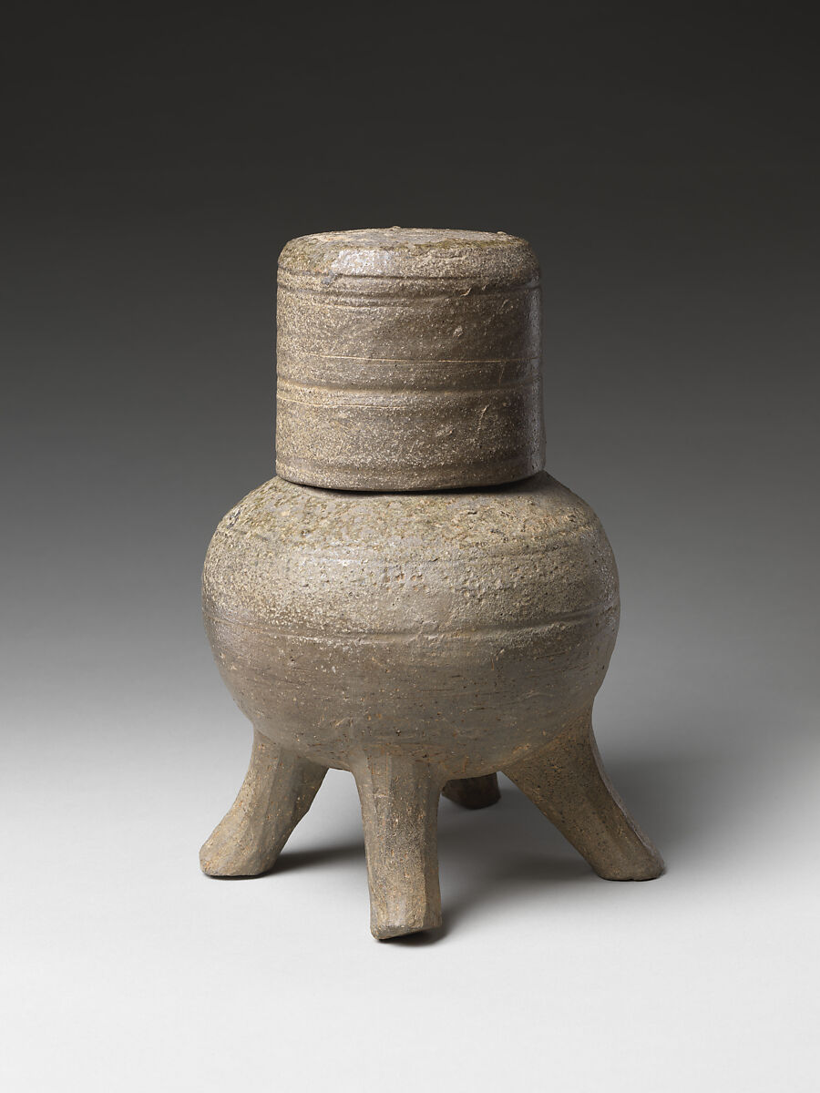 Four-Legged Jar with Lid, Stoneware with natural ash glaze (Sue ware), Japan 