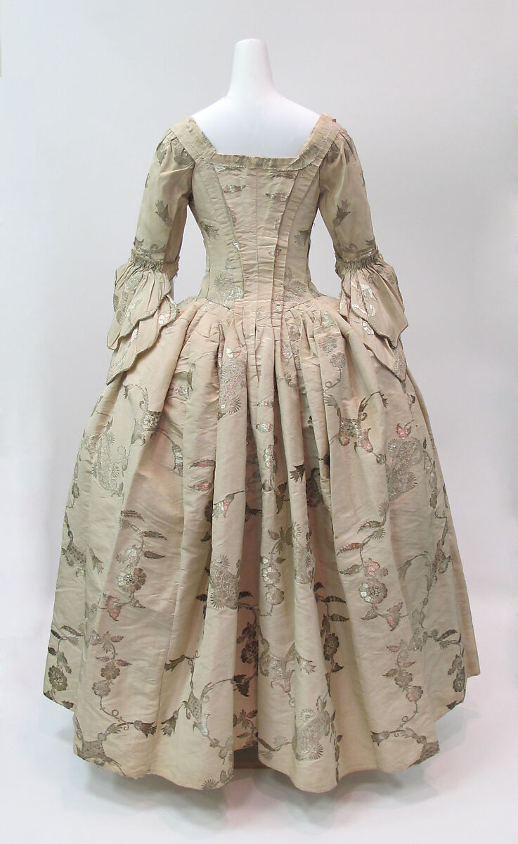 Robe à l'anglaise, silk, metal, British