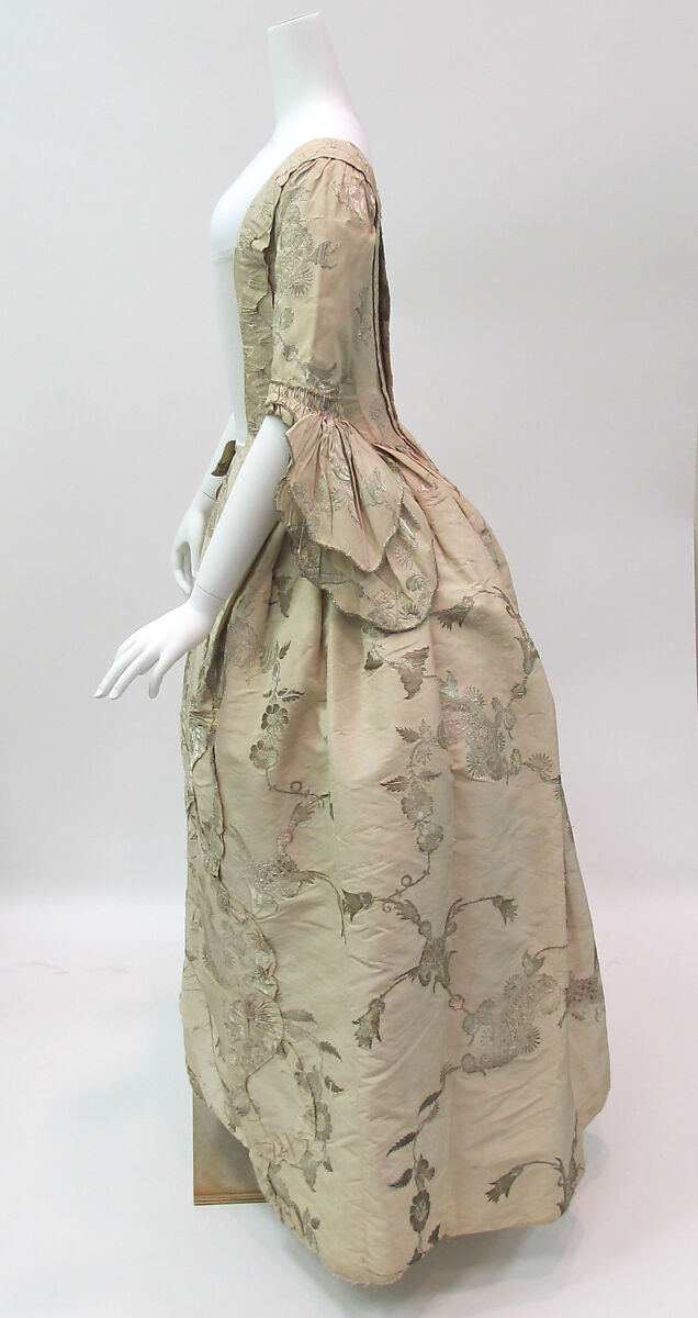 Robe à l'anglaise, silk, metal, British