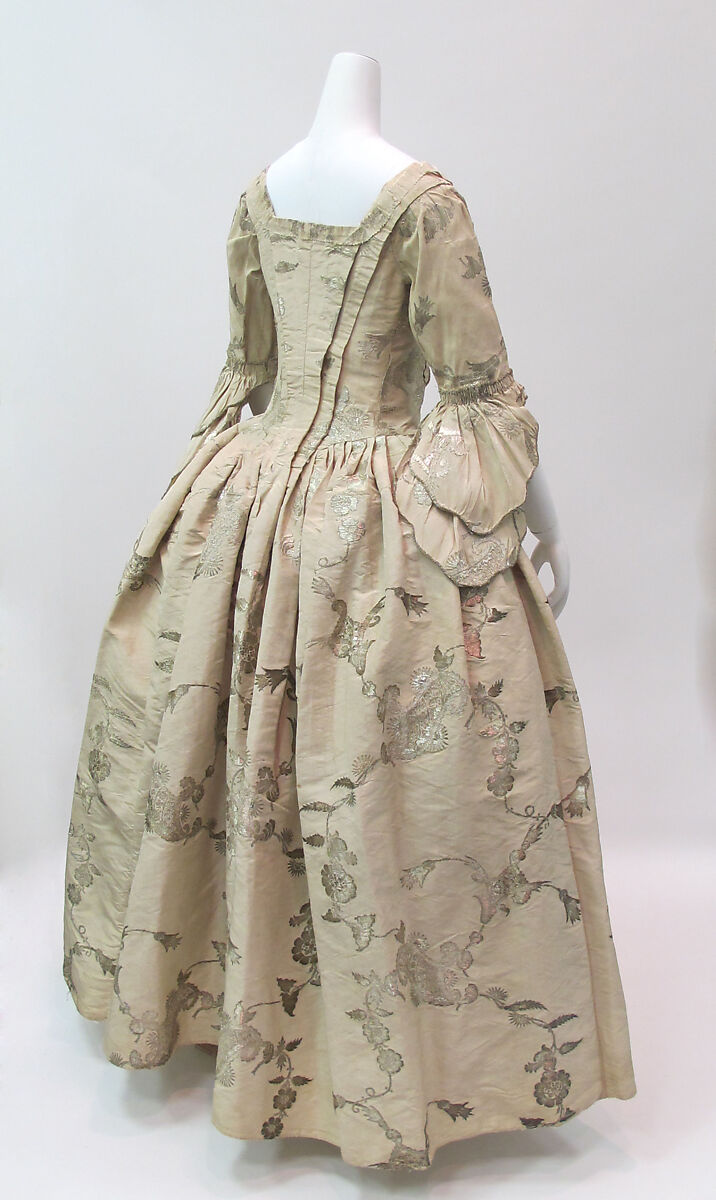 Robe à l'anglaise, silk, metal, British