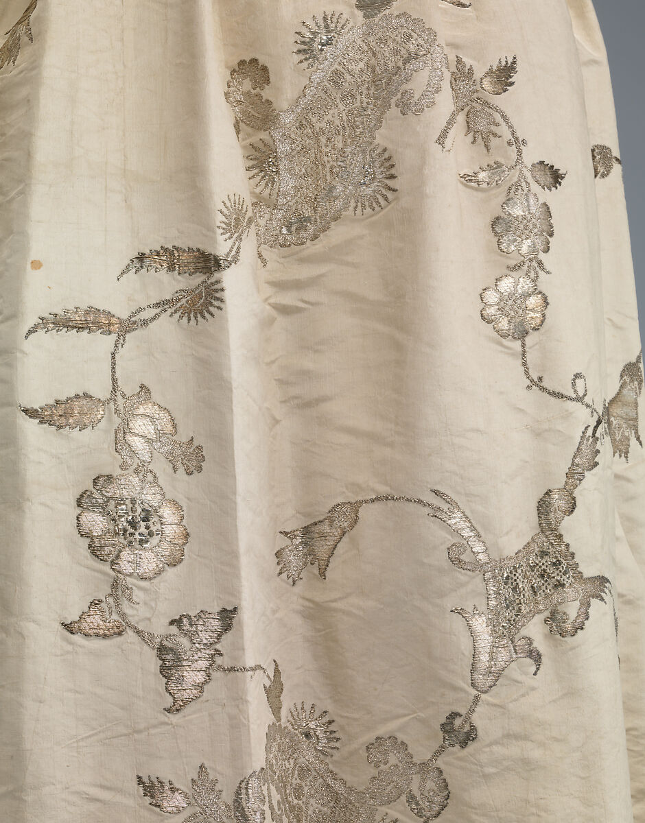 Robe à l'anglaise, silk, metal, British