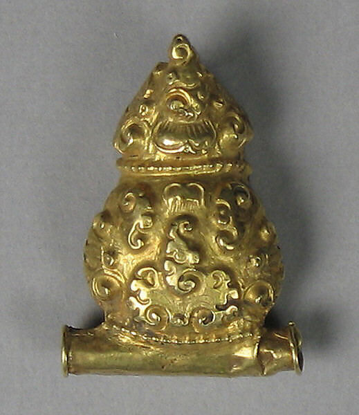 Repoussé Tiger Claw Pendant, Gold, Indonesia (Central Java) 
