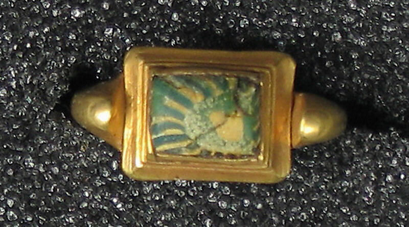 Ring, Rectanglular Bezel with Glass, Gold, cast, Indonesia (Central Java) 
