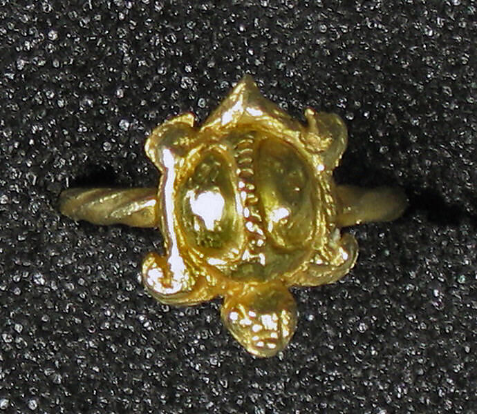 Ring with Turtle, Gold, Indonesia (Central Java) 