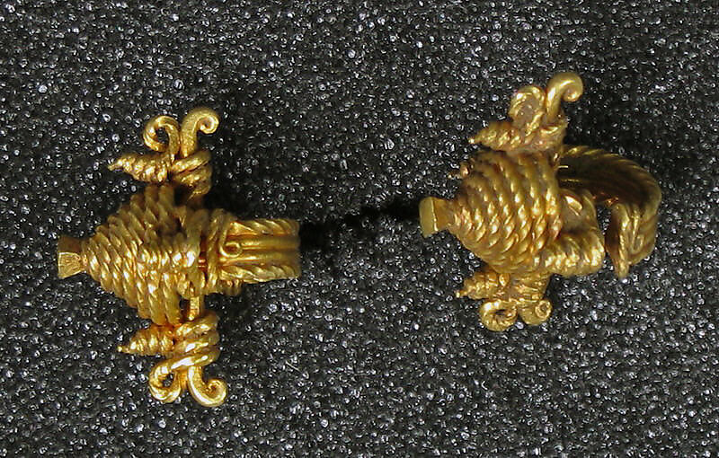 Pair of Earrings, Twisted Wire, Gold, Indonesia (Central Java) 