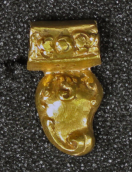 Pair of Tiger Claw Necklace Elements, Gold, Indonesia (Central Java) 