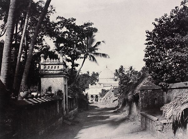 Trichinopoly: Musjid of Nutter Owleah, From the Head of the Lane Leading to It, Linnaeus Tripe (British, Devonport (Plymouth Dock) 1822–1902 Devonport) 