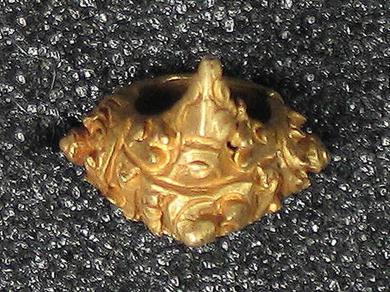 Earring cast with Mount Meru, Gold, Indonesia (Central Java) 