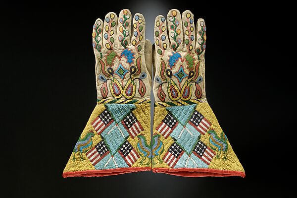 Gauntlets, Native-tanned leather, glass and brass beads, cotton cloth, Sioux-Métis 