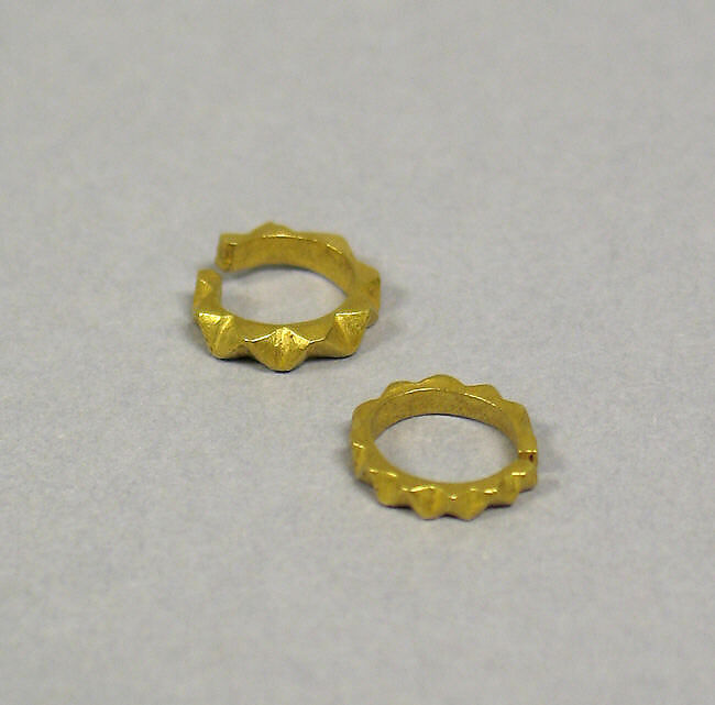 Pair of Earrings, Gold, Indonesia (Central Java) 