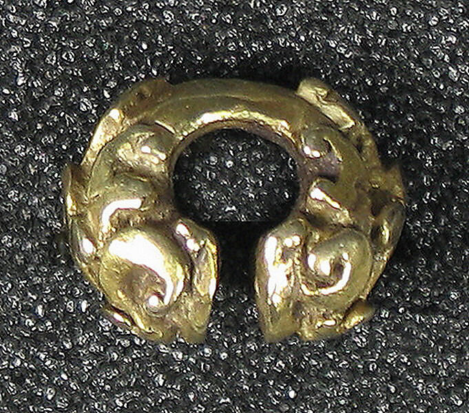 Earring with Foliate Decoration, Gold, Indonesia (Central Java) 