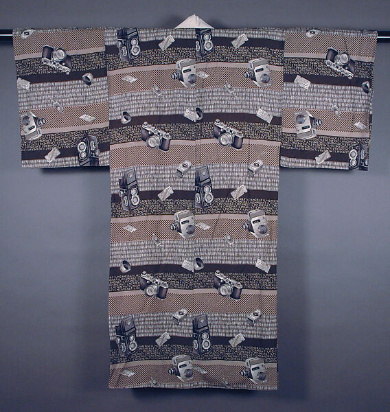 Man’s Under-Kimono (Nagajuban) with Cameras, Silk with printed design, Japan 