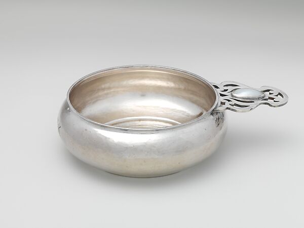 Porringer, Marcus and Co. (American, New York, 1892–1942), Silver, pearls, American 