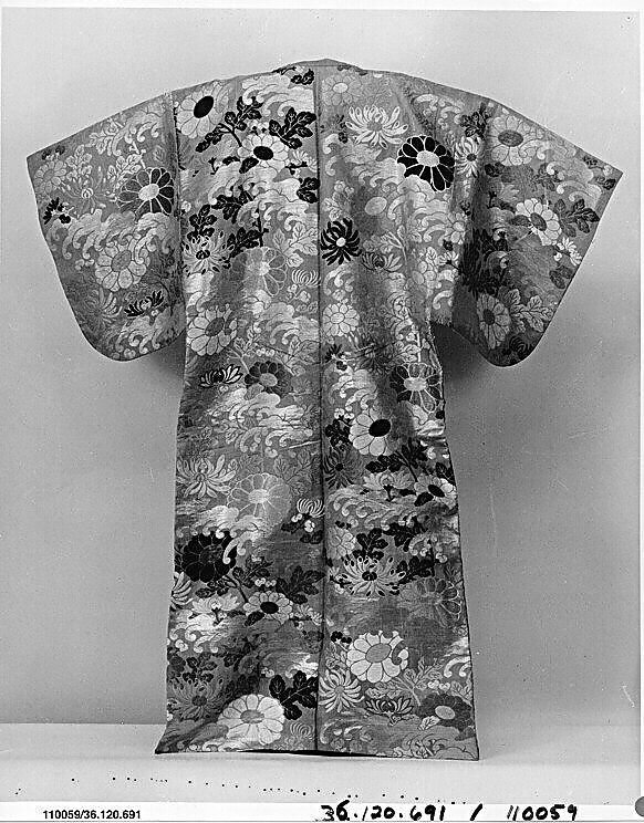 Noh Robe (Karaori) with Chrysanthemums and Waves, Twill-weave silk brocaded with silk and metallic thread, Japan