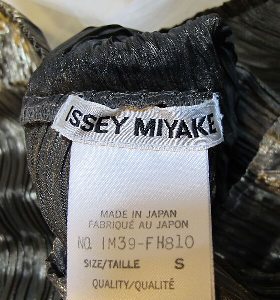 Issey Miyake - Ensemble - Japanese - The Metropolitan Museum of Art