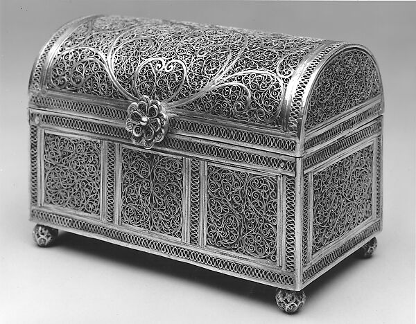 Filigree Casket with Barrel Top and Ray Shagreen Box, Casket: Silver Filigree (Casket),  
Box: Wood, Fabric & Gold Fittings, covered with ray shagreen