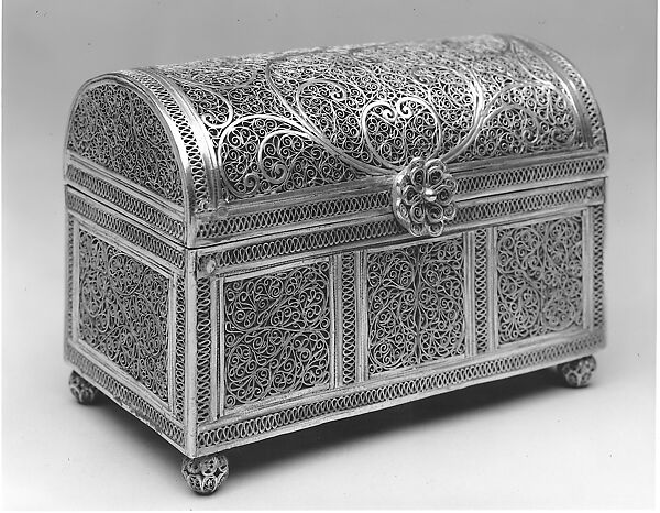 Filigree Casket with Barrel Top and Ray Shagreen Box, Casket: Silver Filigree (Casket),  
Box: Wood, Fabric & Gold Fittings, covered with ray shagreen
