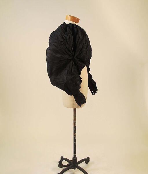 Gloves, House of Givenchy (French, founded 1952), silk, synthetic, French