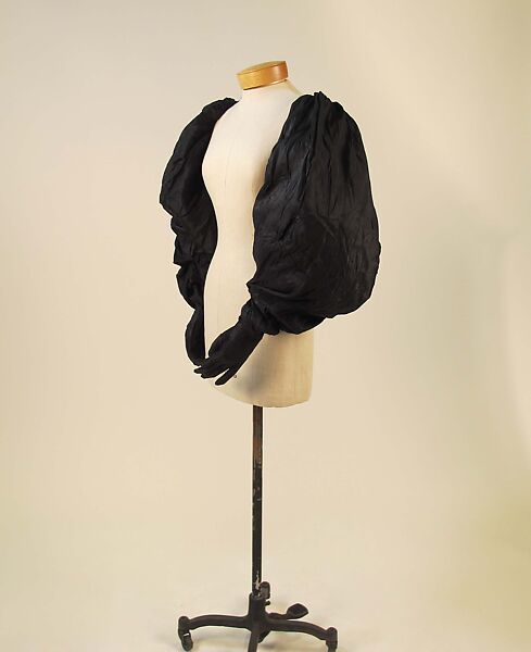 Gloves, House of Givenchy (French, founded 1952), silk, synthetic, French