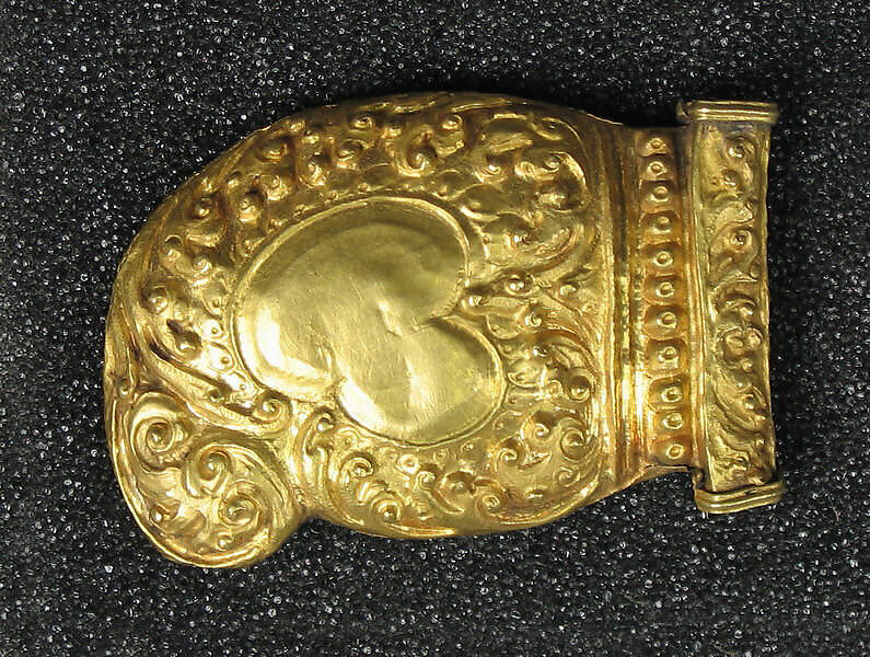 Tiger Claw Pendant, Gold, Indonesia (Central Java) 