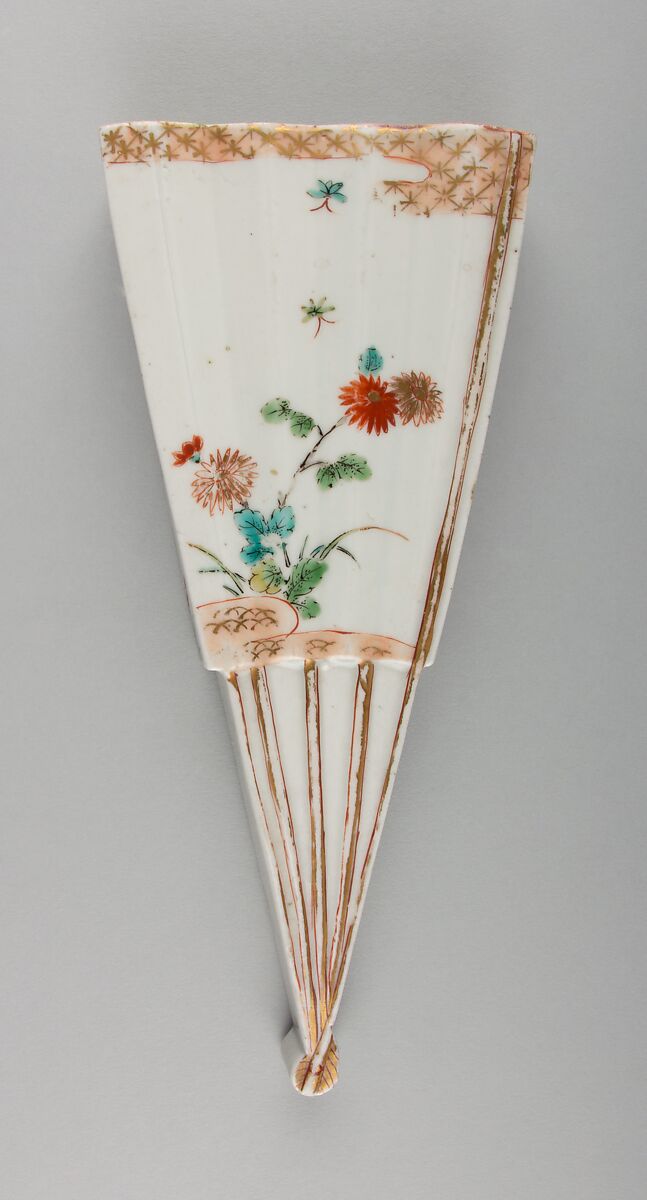 One of a Pair of Fan-Shaped Hanging Wall Vases, Porcelain with overglaze enamels and gold (Hizen ware, Ko Imari type), Japan 