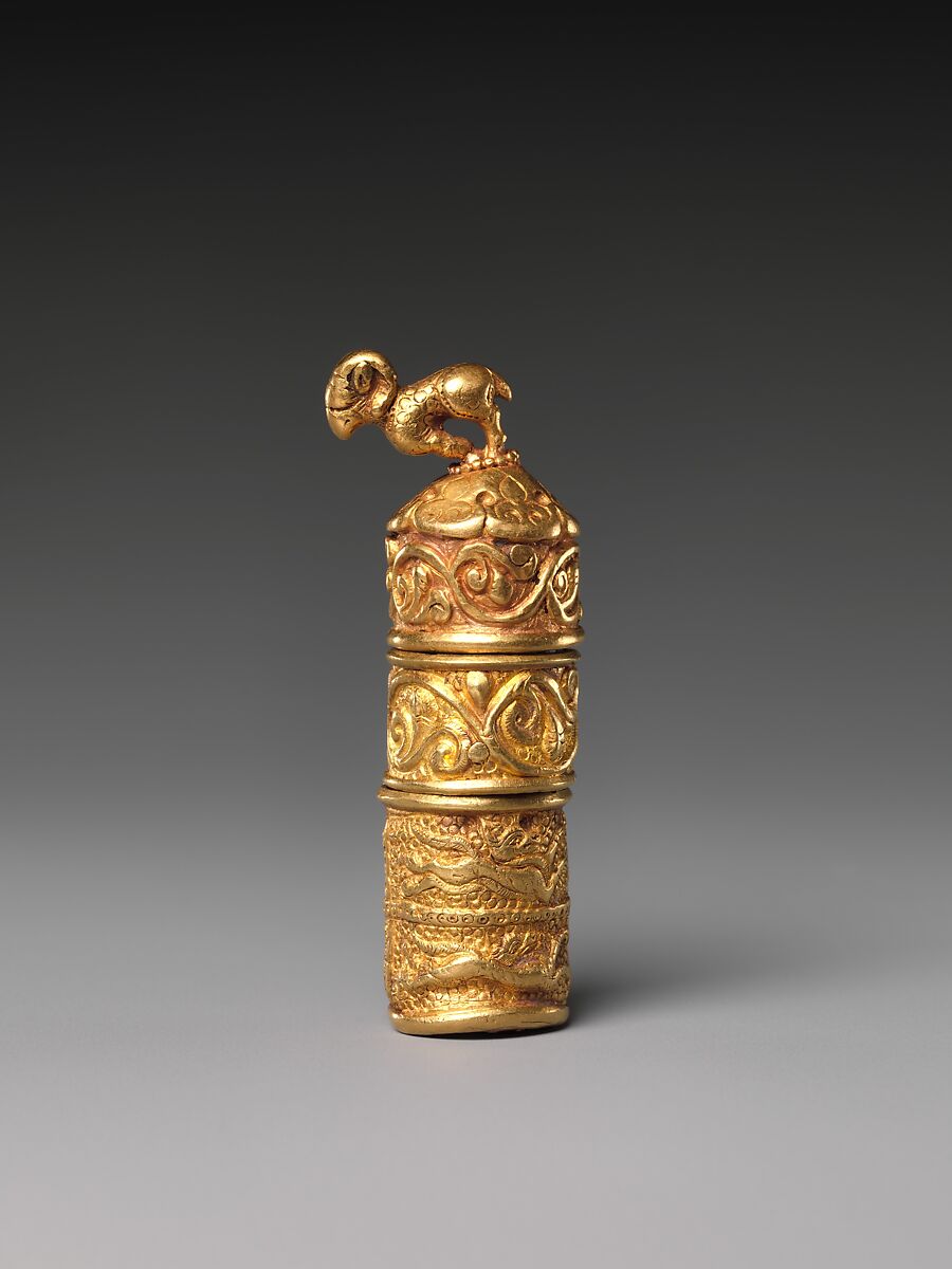 Amulet Case Surmounted by a Ram, Gold, China (Xinjiang Autonomous Region, Central Asia) 