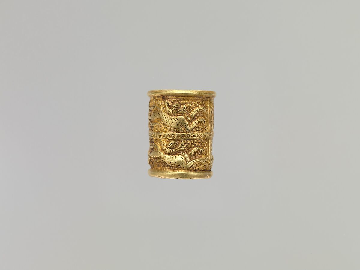 Amulet Case Surmounted by a Ram, Gold, China (Xinjiang Autonomous Region, Central Asia)