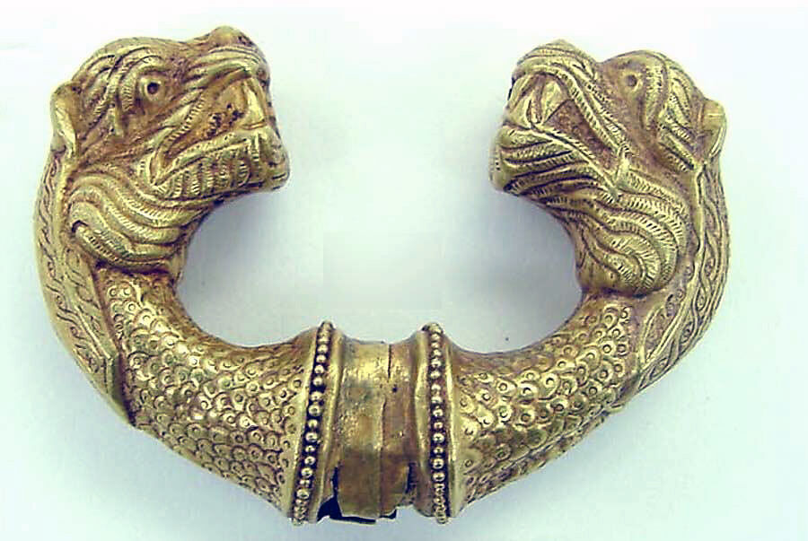 Adornment with Lion Heads, Gold, Northwest China/Eastern Central Asia 