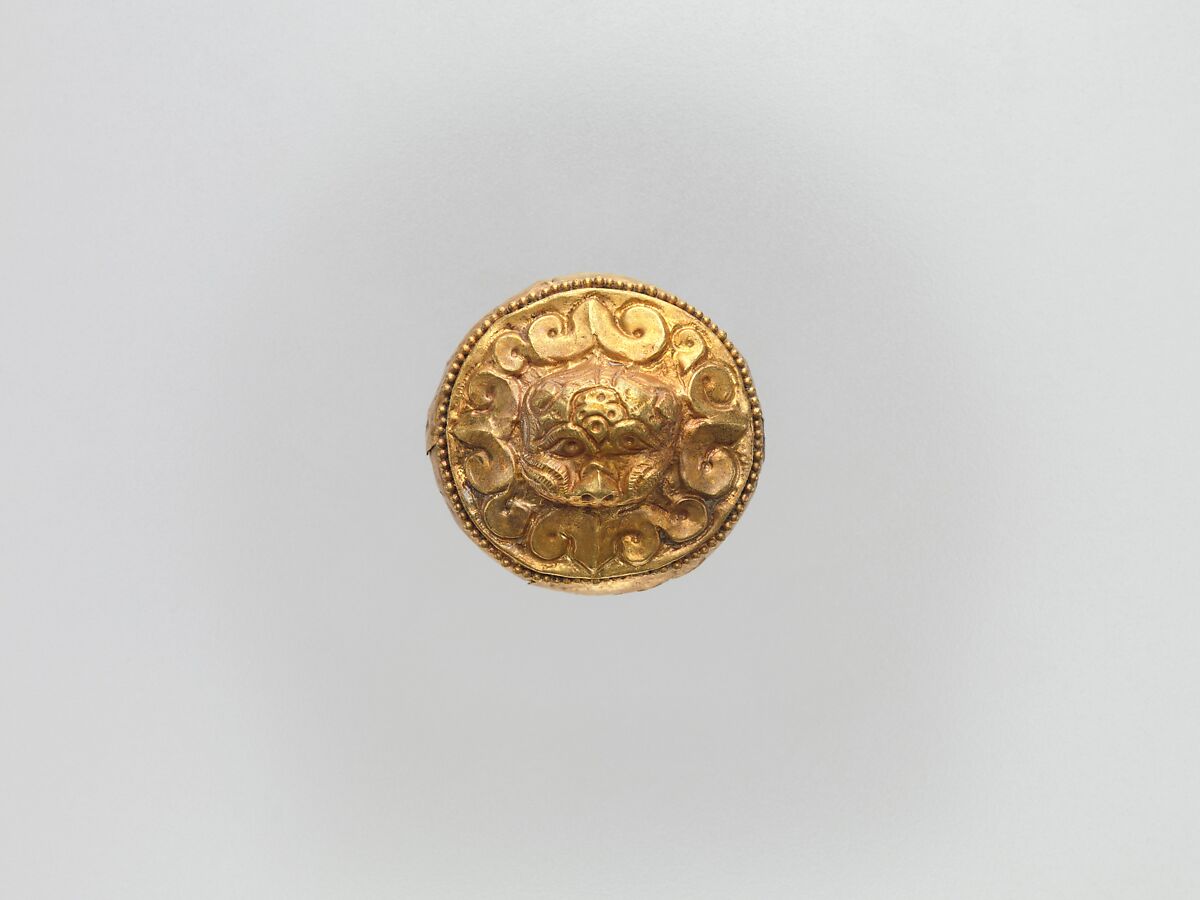 Cap-Shaped Plaque with Lion, Gold, China (Xinjiang Autonomous Region, Central Asia) 