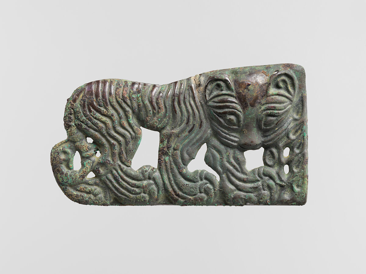 Belt buckle with walking tiger, Bronze, North China 