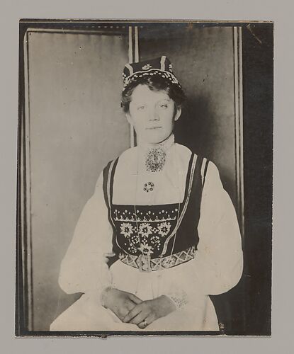 [Swedish Woman, Ellis Island, New York]