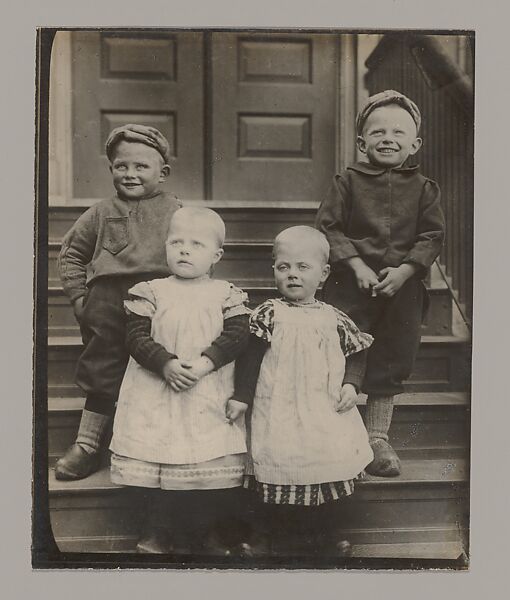 [Dutch Children, Ellis Island, New York], Augustus Frederick Sherman (American, Lynn, Pennsylvania 1865–1925 New York), Gelatin silver print 