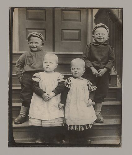 [Dutch Children, Ellis Island, New York]