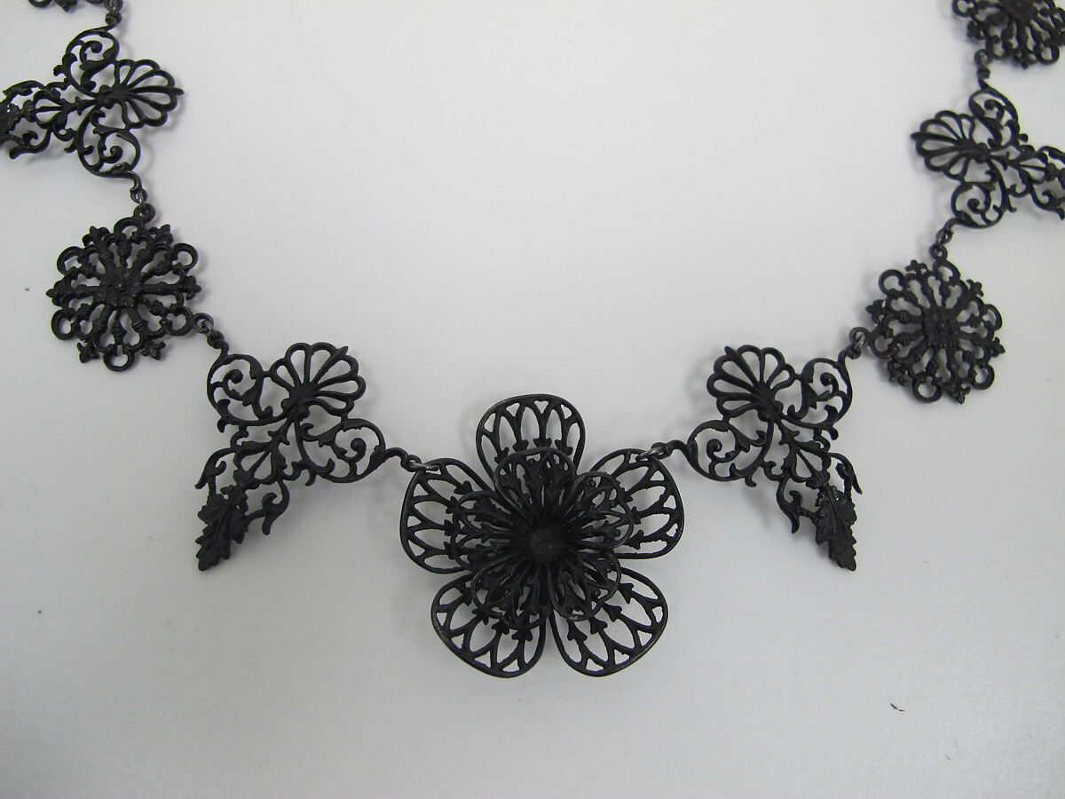 Necklace, iron, German