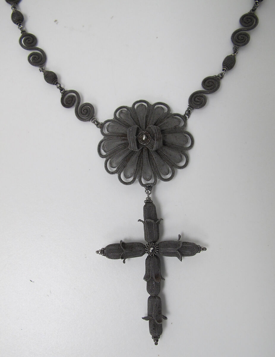 Necklace, iron, German