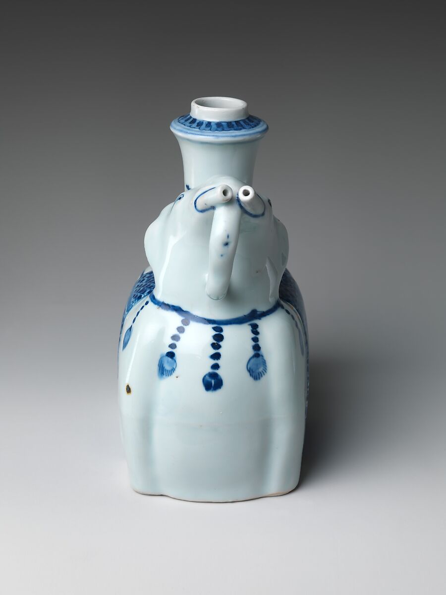 Elephant-Shaped Kendi Drinking Vessel, Porcelain painted in underglaze blue, China
