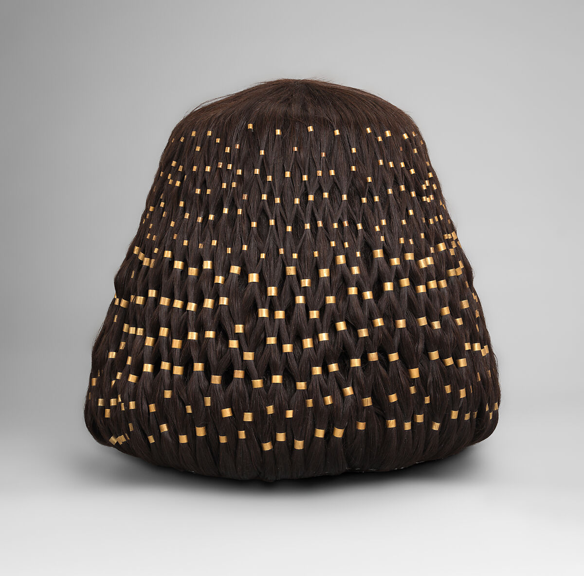 Wig rings of Sithathoryunet, on a modern wig, Gold