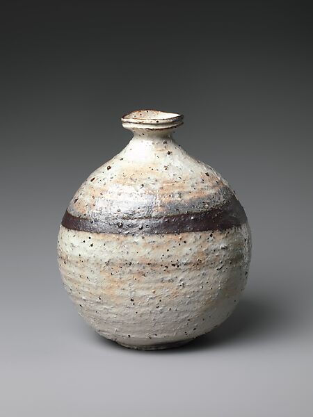Sake Bottle, Tsujimura Shirō (Japanese, born 1947), Stoneware with white slip (kohiki style), Japan