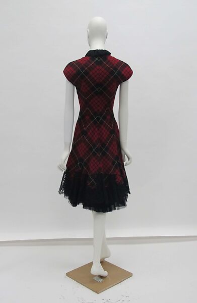 Dress, Alexander McQueen (British, founded 1992), wool, silk, metal, British