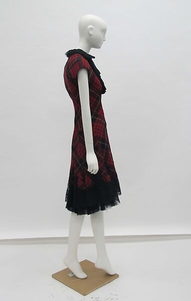 Dress, Alexander McQueen (British, founded 1992), wool, silk, metal, British